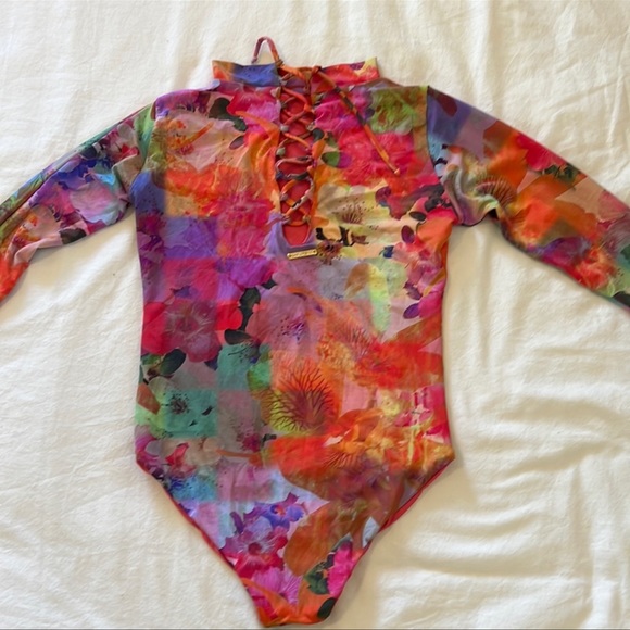 Rashguard - Picture 2 of 7